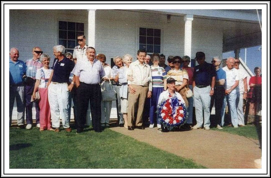 photograph of 1995 SAVAGE reunion attendees