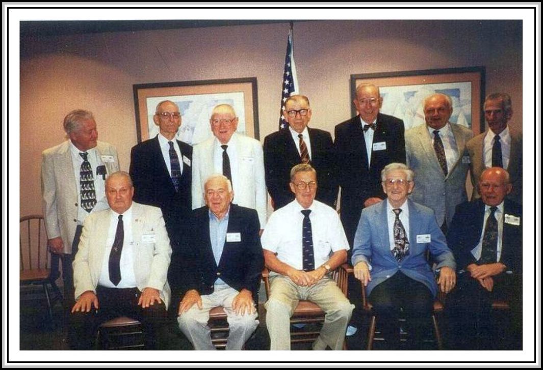 photograph of DE-386 crew reuniom attendees 1998
