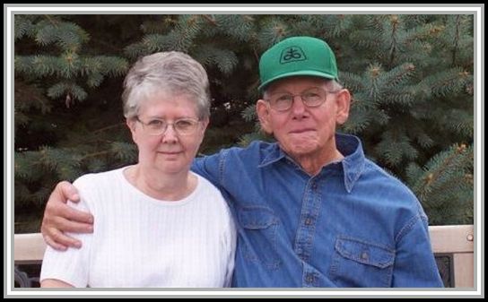 photograph of Linda and Gene Hansen