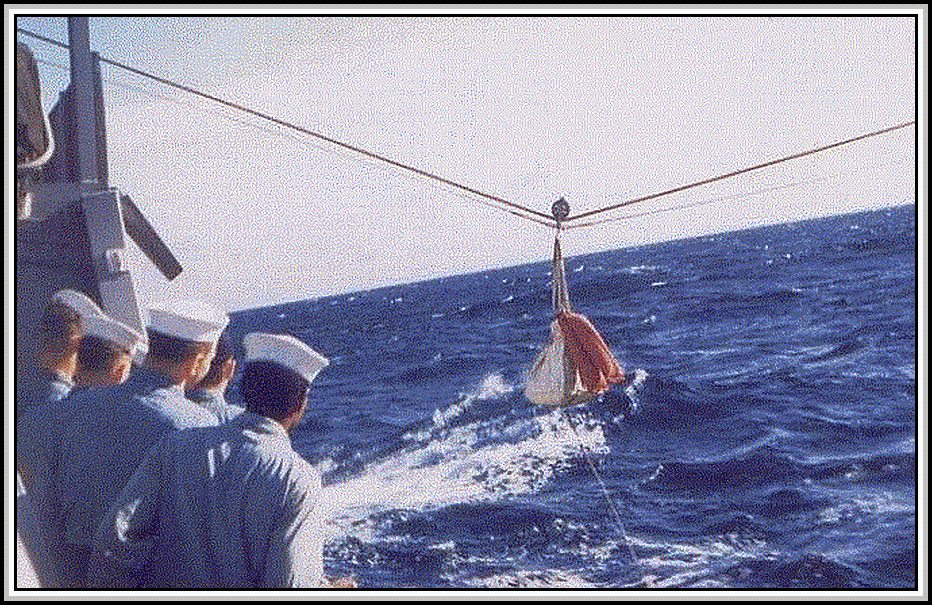 photograph showing DER-386 crew recei