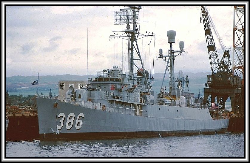 photograph of DER-386 at Pearl Harbor Bravo Pier