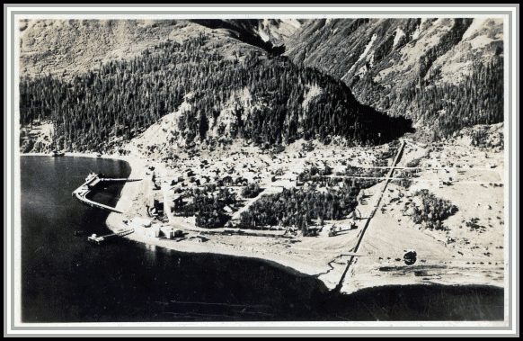 scan of postcard from Seward, Alaska postmarked 25 October, 1945