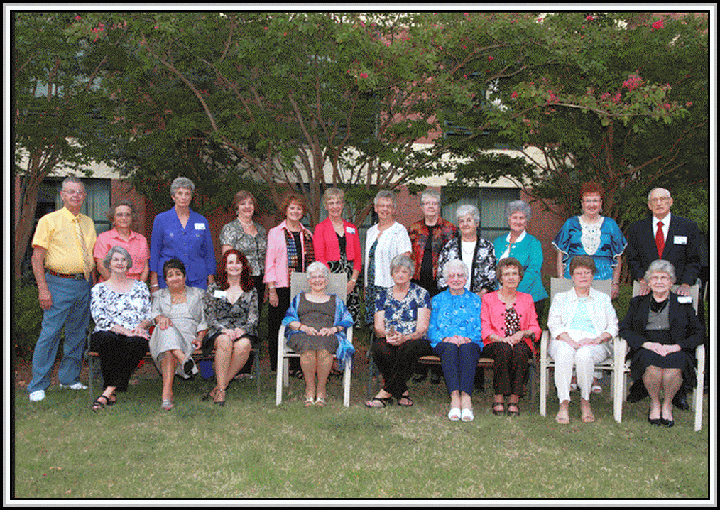 photograph of 2011 reunion attendees